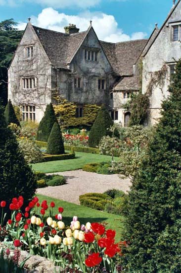 Tulips and Abbey House, Malmesbury